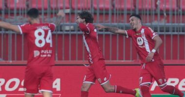 VIDEO/ Genoa &ldquo;p&euml;rmbys&rdquo; skuadr&euml;n e Ramadanit, Monza fiton ndaj Sassuolo, Verona e Frosinone ndan pik&euml;t