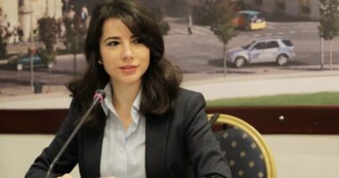 Begaj dekreton Adea Pirdenin, emërohet ministre e Shtetit për Administratën Publike dhe Antikorrupsionin