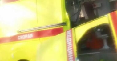 Forcat ukrainase godasin me dron ambulancën, 2 të vdekur dhe 6 të plagosur