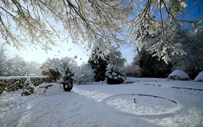 Moti ekstrem në Britani, temperaturat shkojnë minus 13 gradë