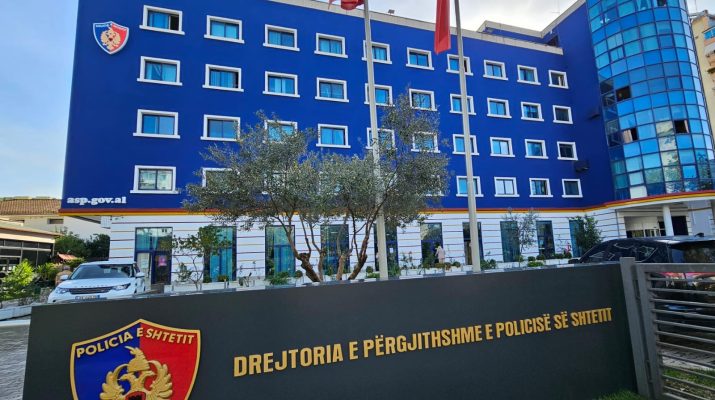 Sherr mes të rinjve në Tiranë, shoqërohen në polici