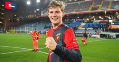 Liverpool n&euml; k&euml;rkim t&euml; nj&euml; mesfushori, Klopp hedh syt&euml; nga Genoa