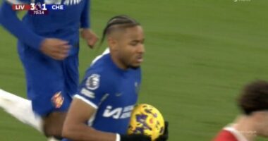 VIDEO/ Vjen goli i &ldquo;nderit&rdquo;, Nkunku mposht &ldquo;i vet&euml;m&rdquo; mbrojtjen e Liverpool