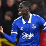 N&euml; &ldquo;luft&euml;&rdquo; p&euml;r talentin belg, Arsenal e United &ldquo;p&euml;rplasen&rdquo; n&euml; merkato