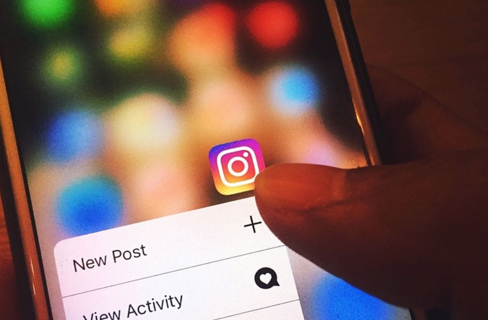 Ndryshimi më i ri/ Instagram do të njoftojë të miturit që të mos përdorin platformën gjatë natës