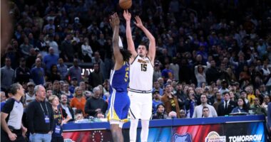 NBA/ Spektak&euml;l dhe &ldquo;dram&euml;&rdquo;, Jokic nd&euml;shkon Golden State me nj&euml; kosh n&euml; sekond&euml;n e fundit
