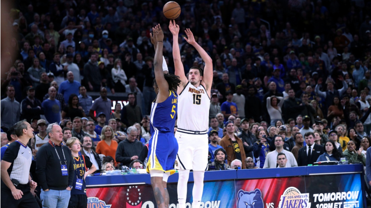 NBA/ Spektakël dhe “dramë”, Jokic ndëshkon Golden State me një kosh në sekondën e fundit