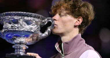 Tenis/ Sinner e bën “sefte” në Melburn, tenisti italian fiton të parin Grand Slam ndaj Daniil Medvedev