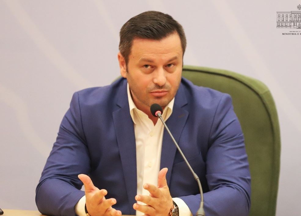 KQZ i jep mandatin e deputetit, Plarent Ndreca zëvendëson Arben Ahmetajn në Kuvend