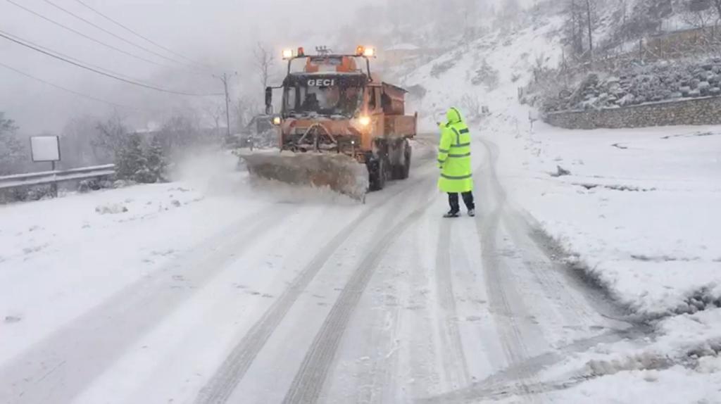 Moti i keq në qarkun e Lezhës/ Ndërpritet energjia elektrike në disa zona, rrëshqitje dherash në Kurbin