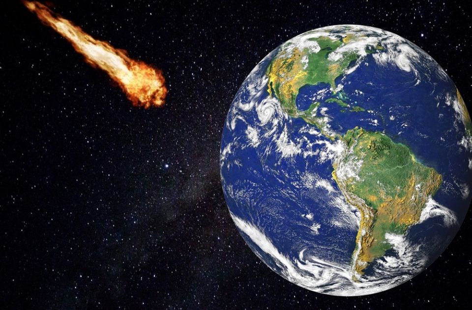 VIDEO/ Një asteroid i vogël ndriçoi qiellin mbi Gjermani