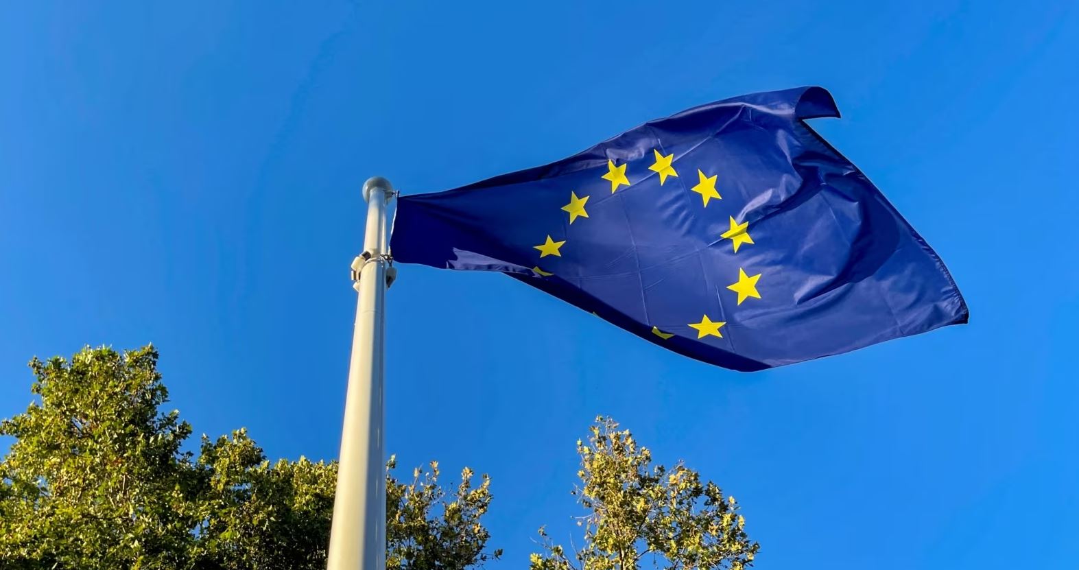 BE po punon për të kushtëzuar anëtarësimin e Serbisë me zbatimin e marrëveshjeve me Kosovën