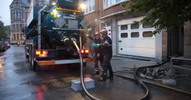 Reshjet e dendura të shiut, era heq gardhin nga vendi dhe godet për vdekje gruan në Belgjikë