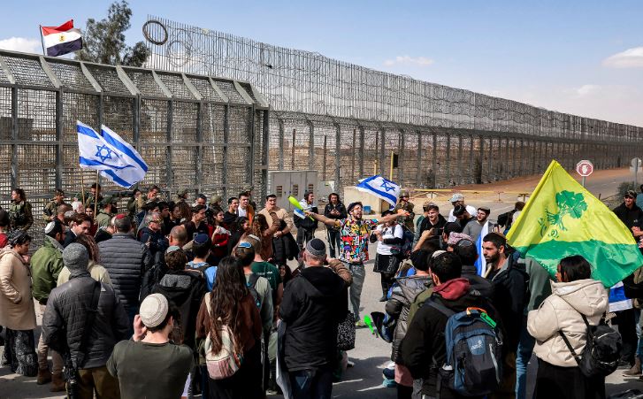 Forcat izraelite mbyllin vendkalimin në Gaza për shkak të protestave