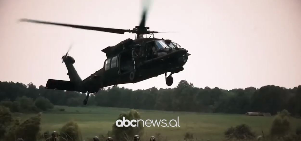 Dy “BlackHawk” ushtrisë shqiptare/ Helikopterë dhuratë nga SHBA për forcat e armatosura