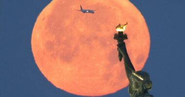 Hëna e parë e plotë e vitit 2024 është gati të lindë