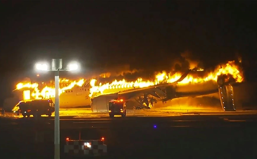 Zjarri në aeroplanin japonez/ Hetuesit dyshojnë se mund të jetë një gabim njerëzor