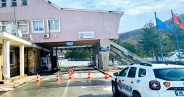 Doganat greke dy ditë në grevë/ Nga 2-4 prill, ndalohet lëvizja e mjeteve në Kapshticë