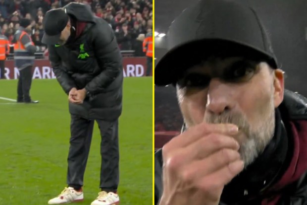 VIDEO/ Klopp humbet unazën e martesës në fushë, kameramani e ndihmon ta gjejë