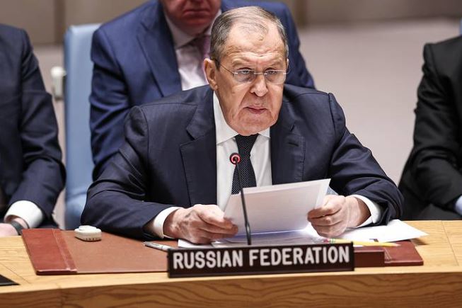 Lavrov: Perëndimi duhet të marrë në konsideratë qëndrimin e Rusisë për Ukrainën