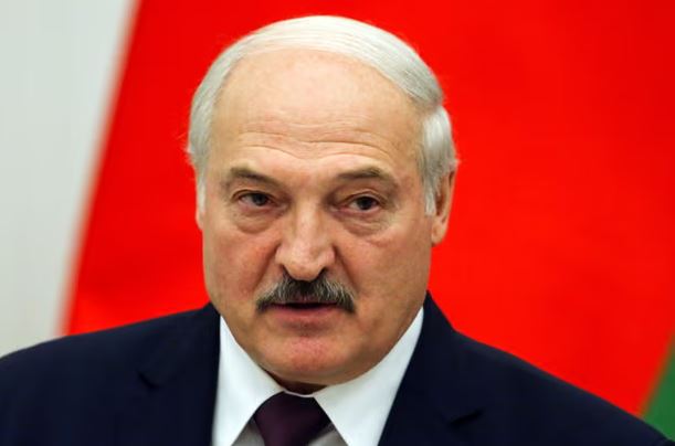 Lukashenko me dorë të hekurt, firmos ligjin që e bën “Zot” të Bjellorusisë