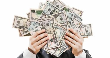 Milionerja zbulon 3 gjërat në të cilat ajo kursehet