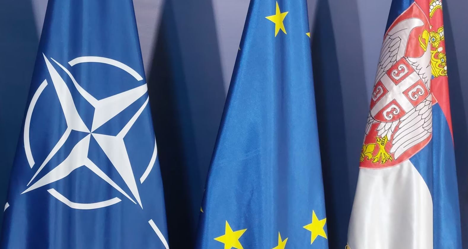 NATO: Rikthimi i shërbimit të detyrueshëm ushtarak është çështje e Serbisë