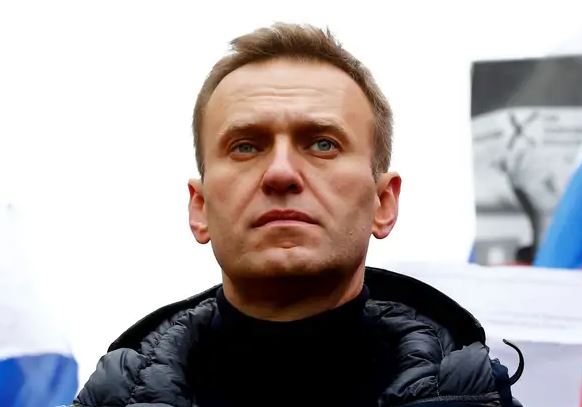 Sfidë e re për Navalny, çdo ditë detyrohet të dëgjojë këngë pro-Putin