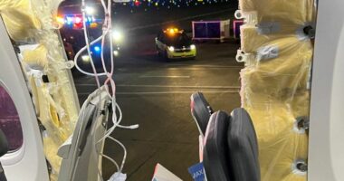 Dritarja e avionit shpërtheu gjatë fluturimit, “Alaska Airlines” rikthen në shërbim 18 Boeing 737-9