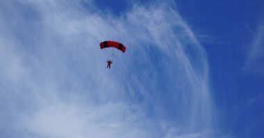 Ndërron jetë 33-vjeçari, parashuta e tij nuk u hap kur u hodh nga gradaçela