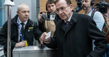 U arrestua një ditë më parë, ish-ministri i Brendshëm polak paralajmëron grevë urie