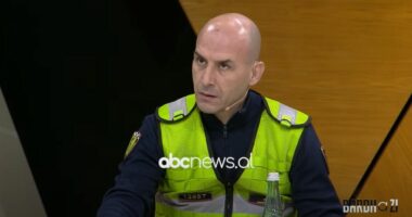 Gjobat për këmbësorët/ Specialisti i qarkullimit rrugor: Dikur ndëshkonim vetëm njërën palë, përgjegjësia është dyanëshe