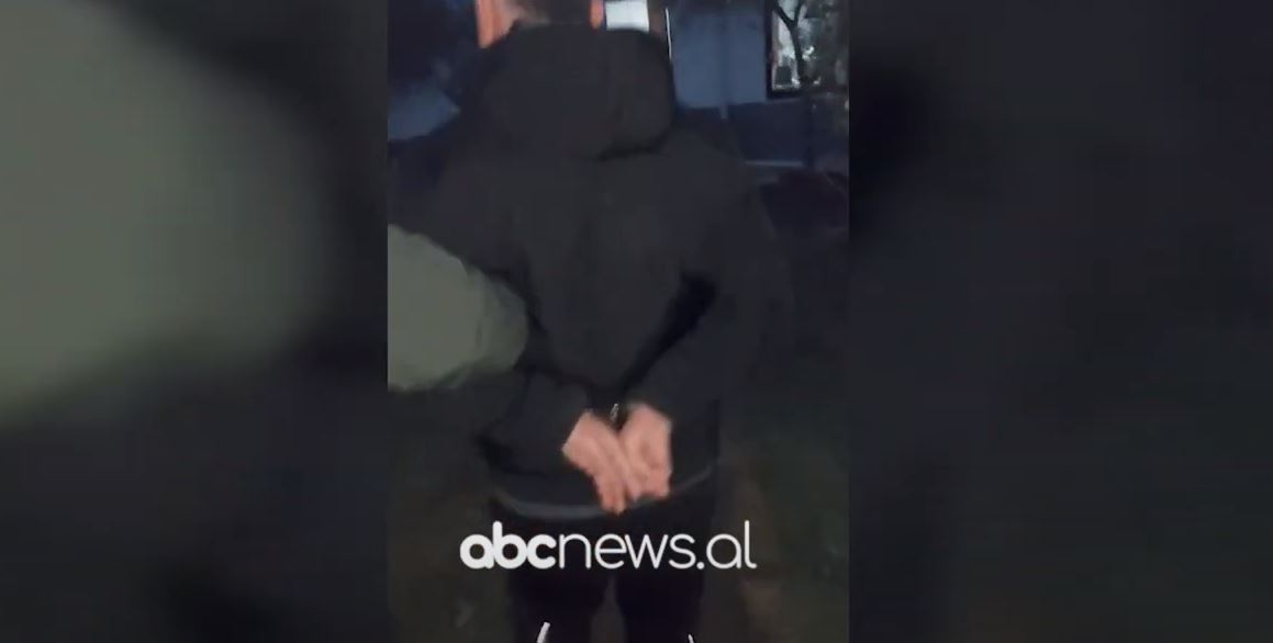 EMRI/ U mbajt në vëzhgim nga agjentët e Antidrogës, momenti i arrestimit të 46-vjeçarit në Tiranë