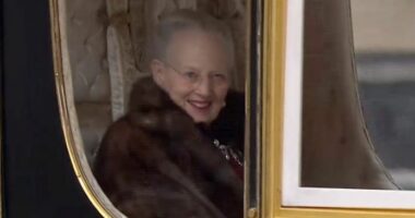 Mbretëresha e Danimarkës, Margret II bën udhëtimin e fundit me karrocën e artë para lënies së fronit