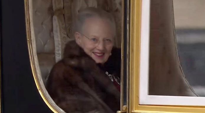 Mbretëresha e Danimarkës, Margret II bën udhëtimin e fundit me karrocën e artë para lënies së fronit
