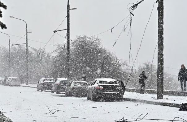 Temperatura deri në minus 15 gradë, Ukraina pa energji elektrike për shkak të motit ekstrem   