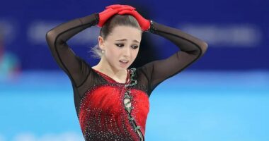 Patinazh/ Valieva pezullohet për doping, rusja humbet edhe medaljen e artë olimpike