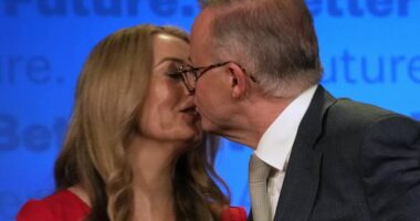 ‘Dashuria është e mrekullueshme’, kryeministri australian fejohet në ditën e Shën Valentinit