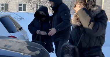 Vdekja e Navalny, nëna e tij niset për në burgun rus