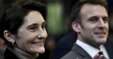 Macron shkarkon ministren e Arsimit pas vetëm një muaji në detyrë