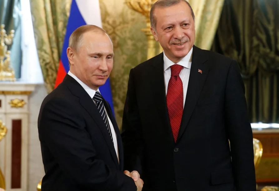 Erdogan feston 70-vjetorin, merr urimin e veçantë nga Putin