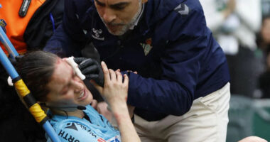 U përplas me kamerën, gjyqtarja e La Liga përfundon në spital