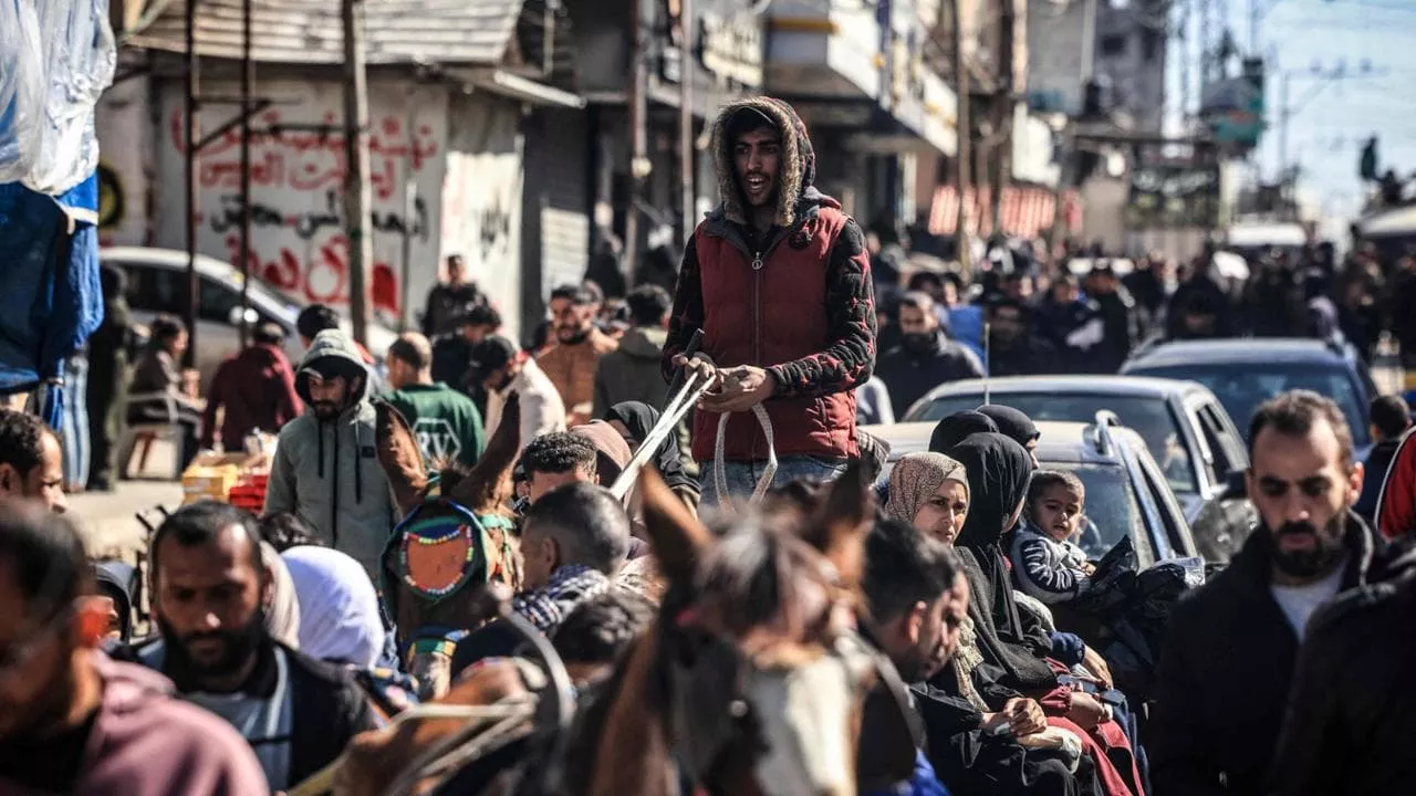 Mijëra palestinezë zhvendosen në jug të Gazës, OKB: Rafah është kthyer në një vend dëshpërimi, frikë për atë që mund të vijë më pas