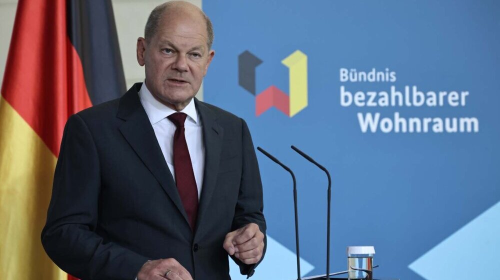 Scholz: Ndihma e Ukrainës me armë do të jetë tema kryesore e bisedimeve në SHBA