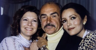 Ndahet nga jeta Miss Moneypenny, “sekretarja” e agjentit sekret 007