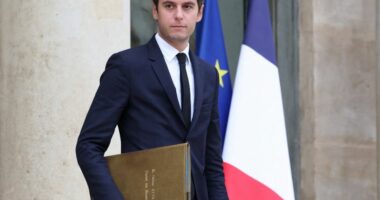 Testi i parë për kryeministrin francez, Atal përballet me një mocion mosbesimi