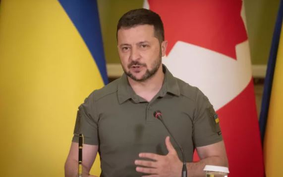 Zelensky: Ushtria ukrainase gjendet në një situatë të vështirë përballë rusëve