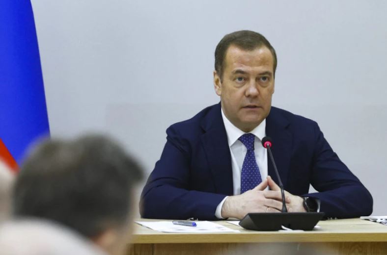 Medvedev: Forcat ruse mund të rrethojnë Kievin