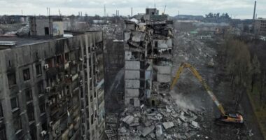 HRW: Mbi 8.000 të vrarë gjatë rrethimit të Mariupolit në 2022