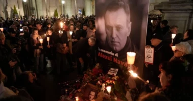 Trupi i pajetë i Alexey Navalny i dorëzohet familjes